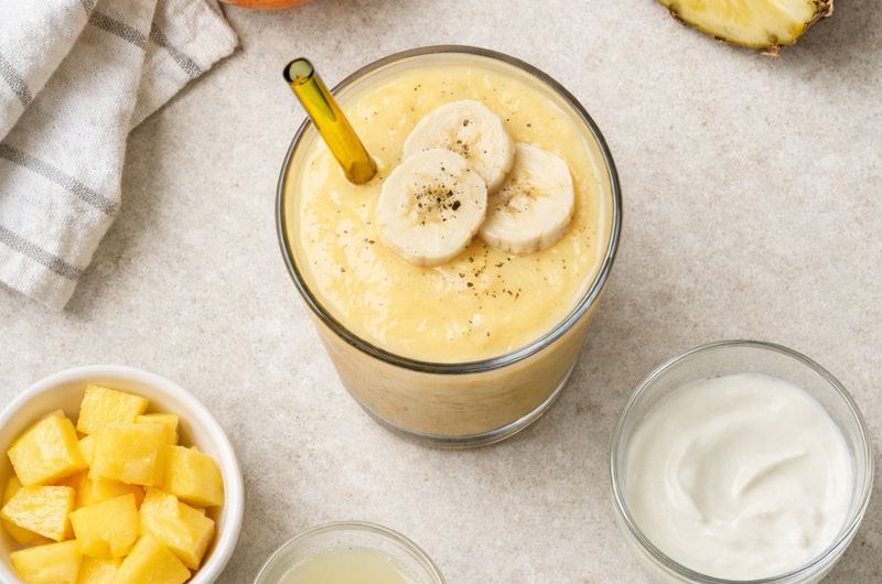 God Smoothie med Apelsin, Ananas och Banan