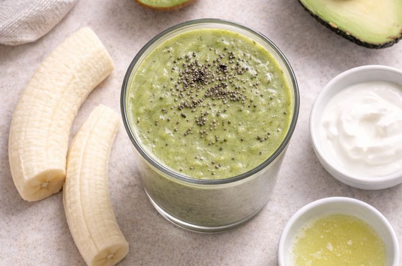 Smoothie med Kiwi, Avokado och Banan