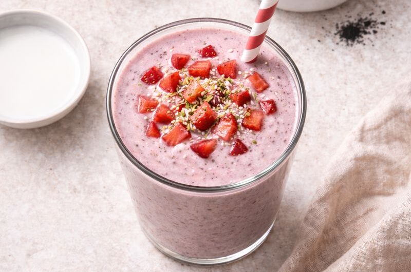 God Smoothie med Kvarg, Havregryn och Jordgubbar