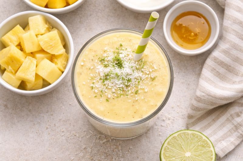 God Smoothie med Mango, Ananas och Yoghurt