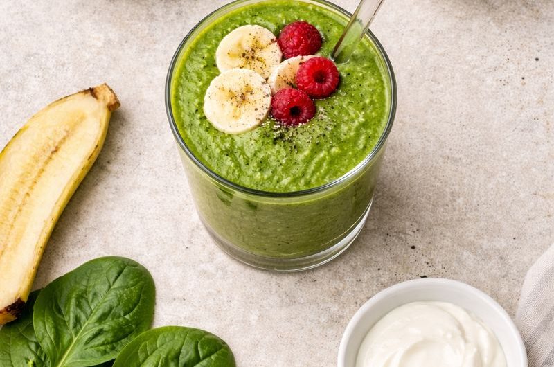 Grön Smoothie med Spenat, Hallon och Banan