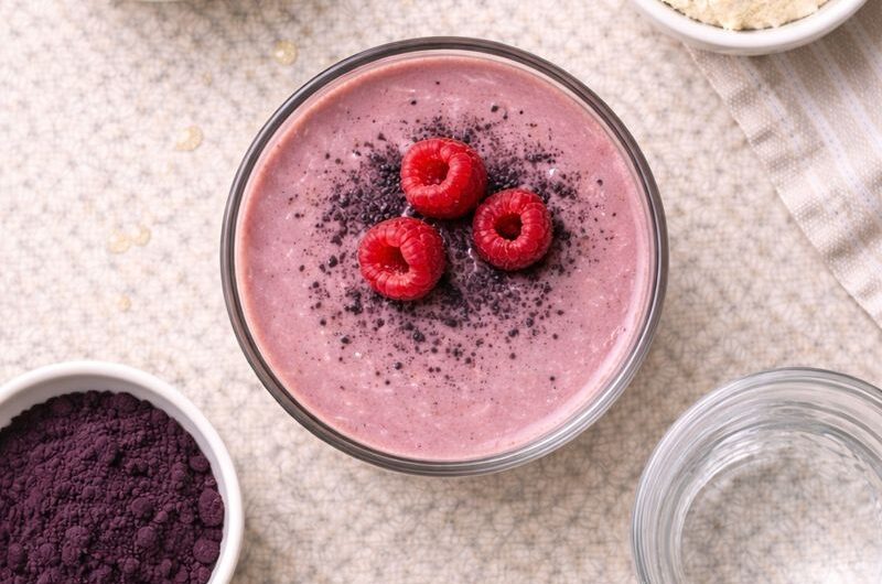 Antioxidativ Smoothie med Acai, Hallon och Proteinpulver