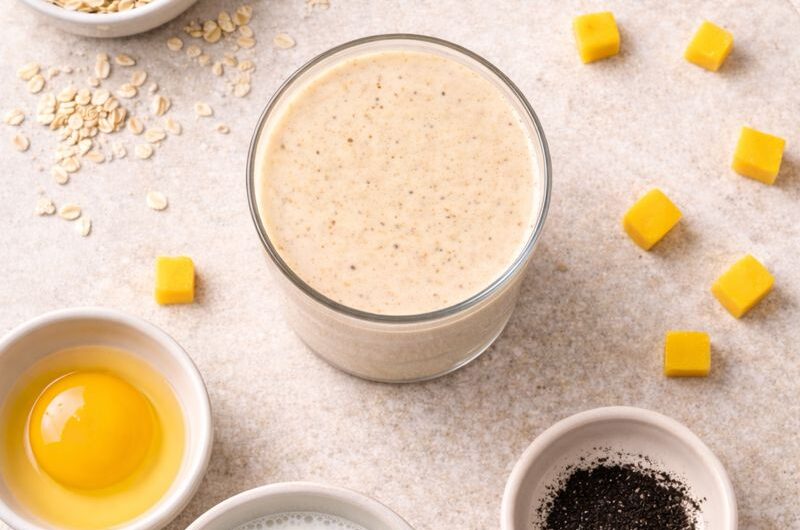 Lunch-Smoothie med Ägg, Havregryn och Mango