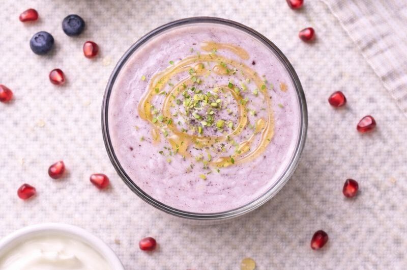 God Smoothie med Granatäpple, Blåbär och Yoghurt
