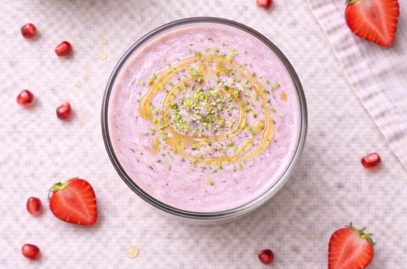 God Smoothie med Granatäpple, Jordgubbar och Banan