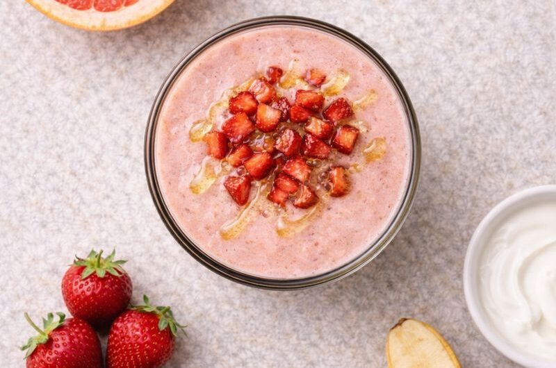 God Smoothie med Grapefrukt, Banan och Jordgubbar