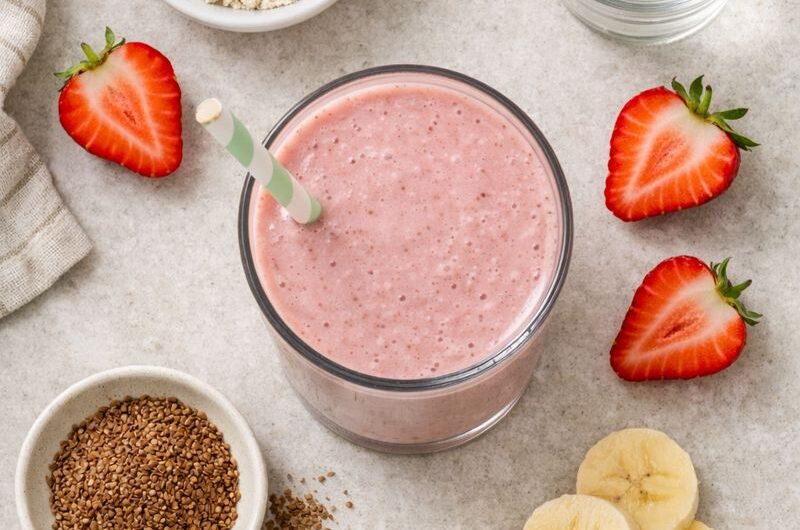 God Smoothie med Linfrö, Jordgubbar och Proteinpulver