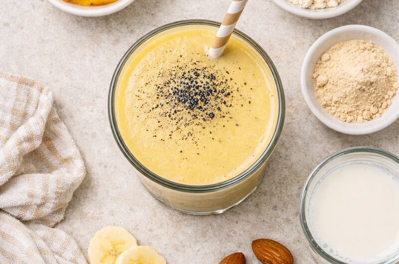 God Smoothie med Maca, Mango och Proteinpulver