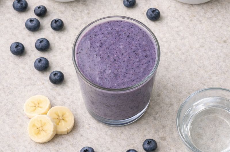 God Smoothie med Mango, Blåbär och Proteinpulver