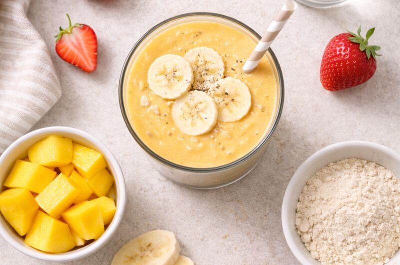 God Smoothie med Mango, Jordgubbar och Proteinpulver