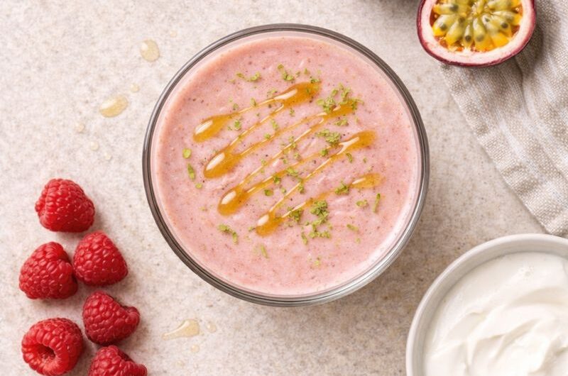 God Smoothie med Passionsfrukt, Hallon och Yoghurt