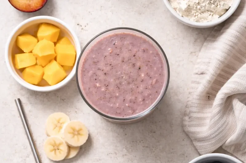 God Smoothie med Plommon, Mango och Proteinpulver