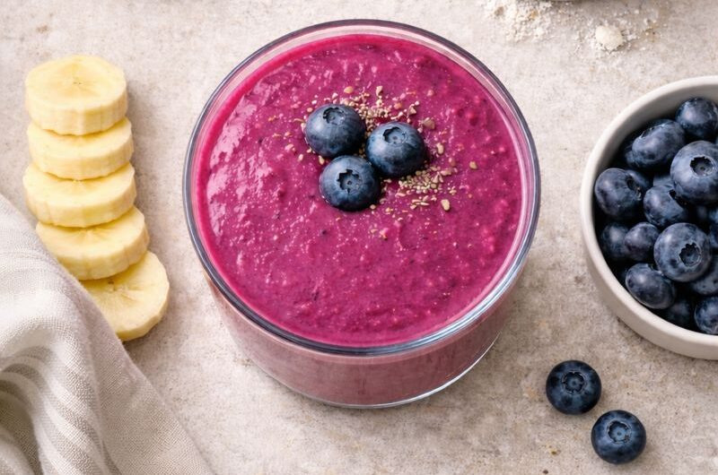 Beet Detox Smoothie med Rödbeta, Blåbär och Proteinpulver