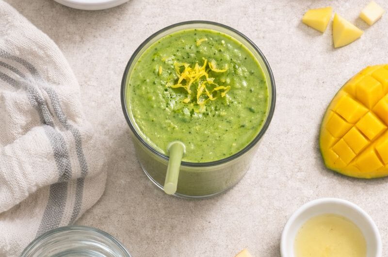 Grön Smoothie med Spenat, Äpple och Mango